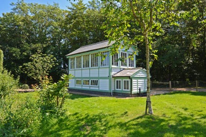 Quirky dog friendly deals cottages